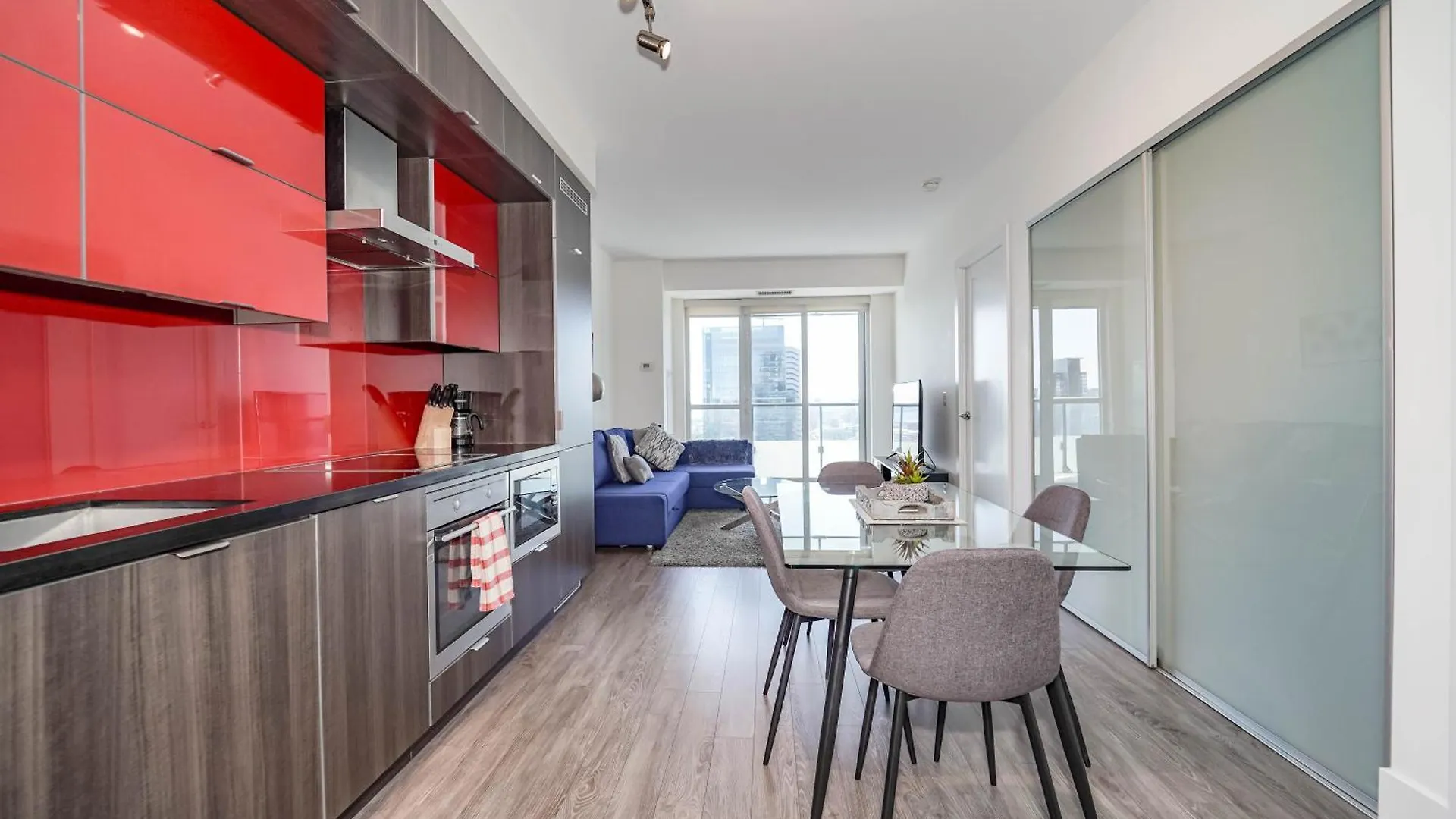 RHD Luxury Condos-Downtown, CN Tower, Metro Toronto Convention Centre, Rogers Centre, Free Parking Daire