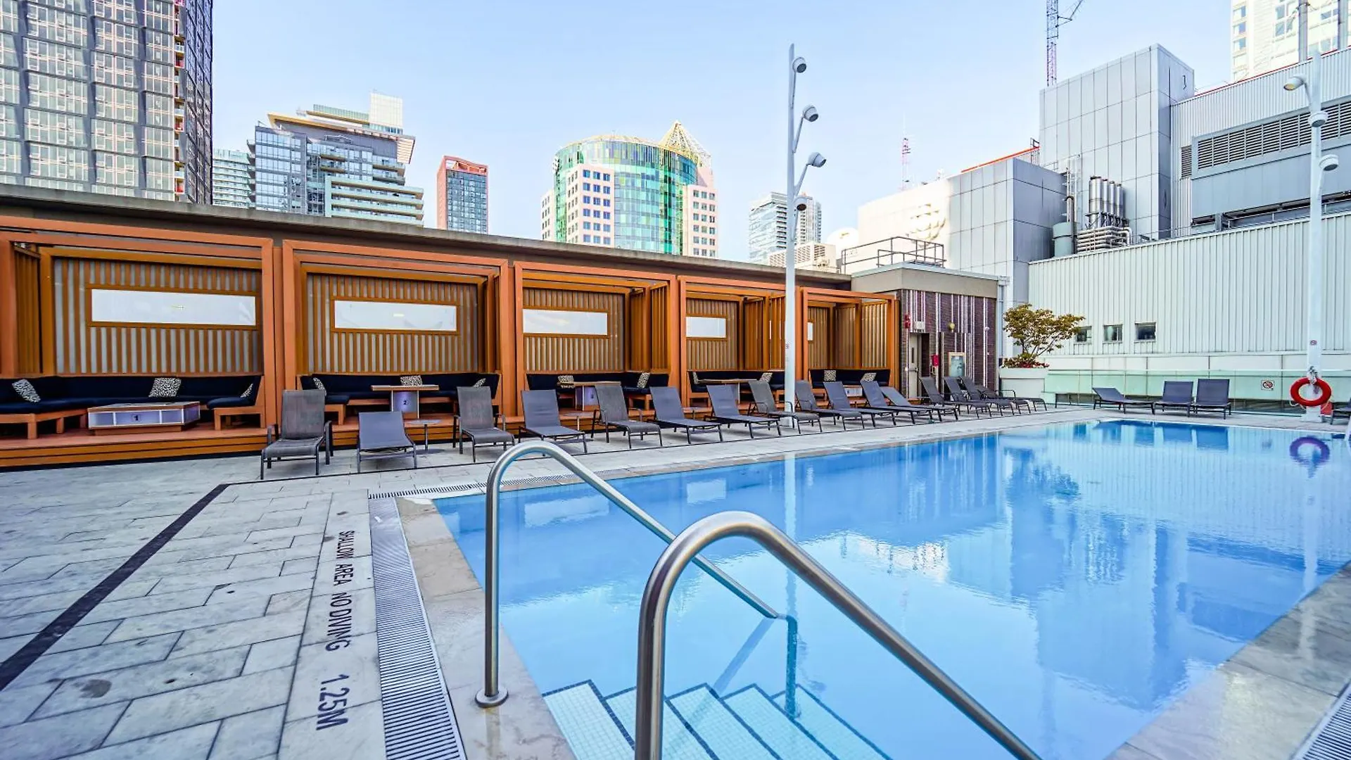 RHD Luxury Condos-Downtown, CN Tower, Metro Toronto Convention Centre, Rogers Centre, Free Parking