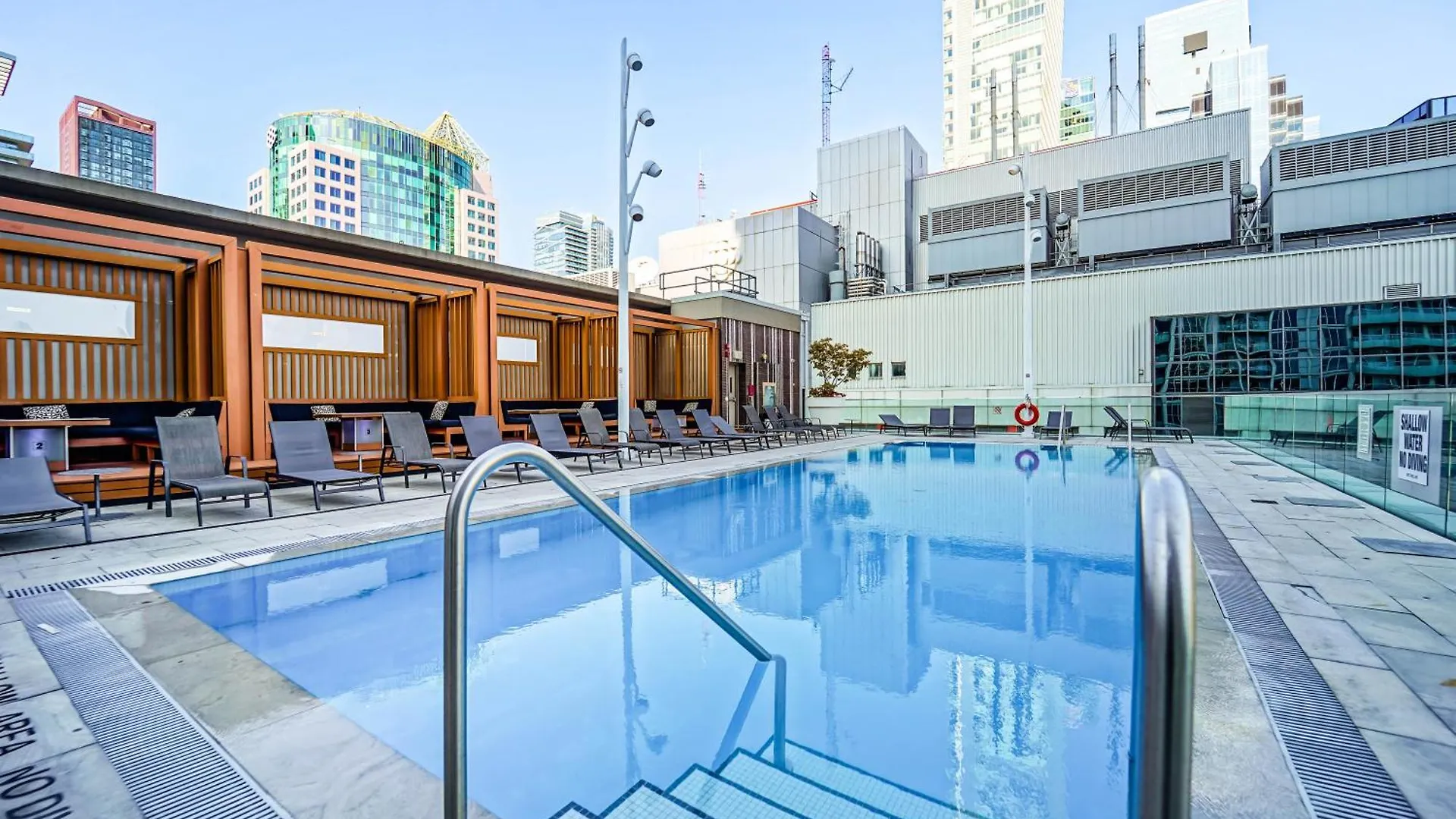 RHD Luxury Condos-Downtown, CN Tower, Metro Toronto Convention Centre, Rogers Centre, Free Parking 0*,  Canada