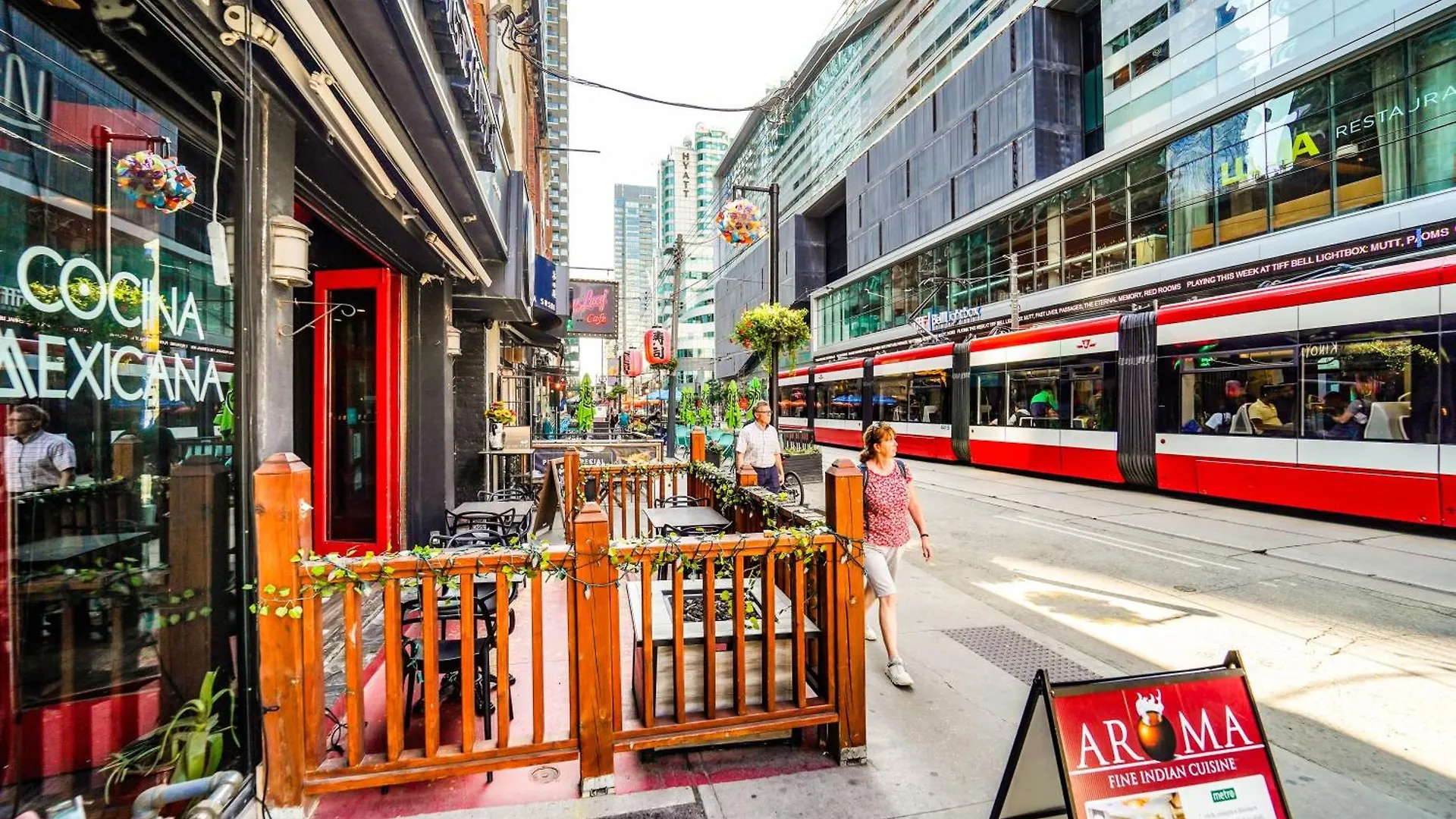 RHD Luxury Condos-Downtown, CN Tower, Metro Toronto Convention Centre, Rogers Centre, Free Parking 0*,