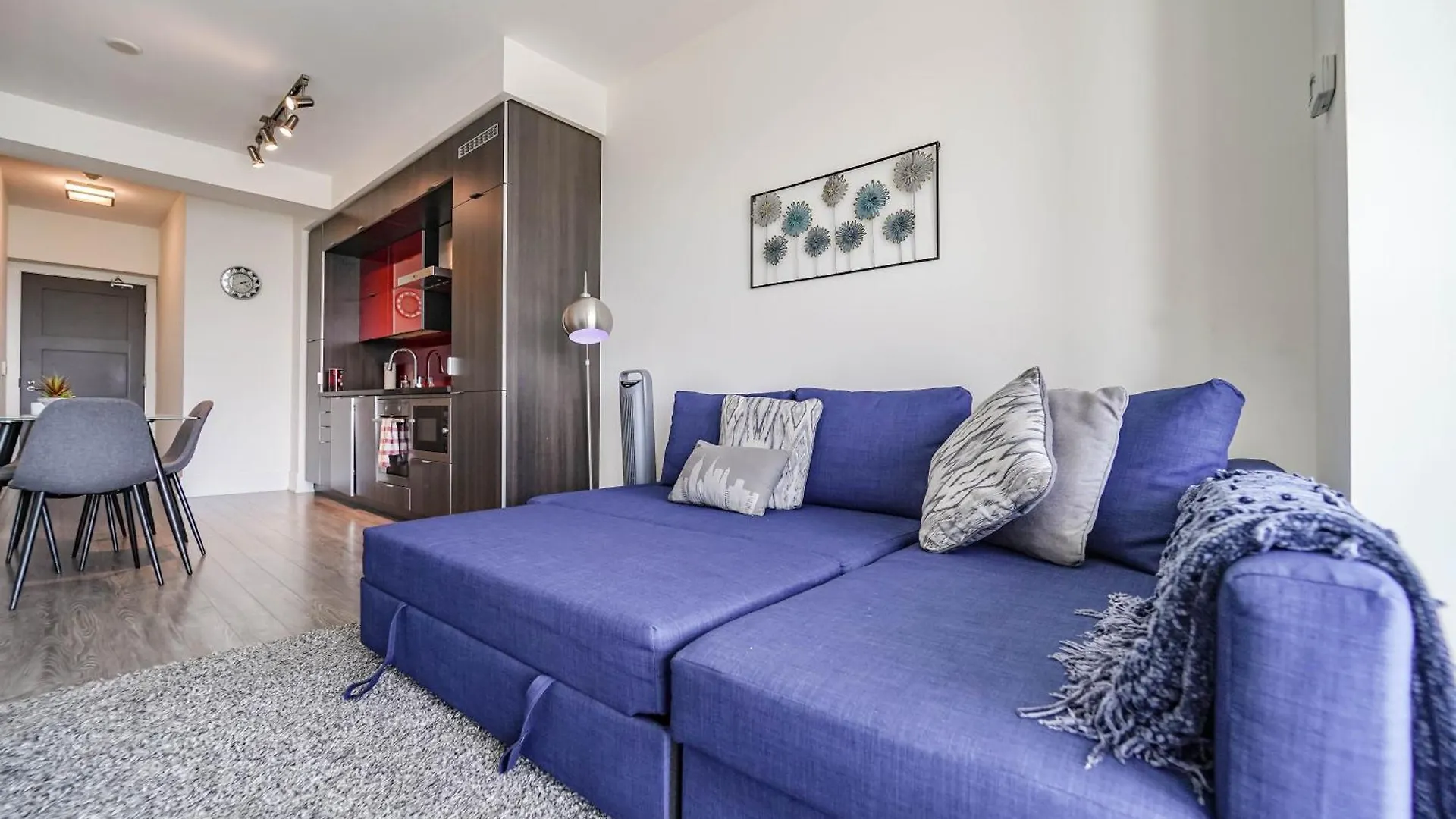 RHD Luxury Condos-Downtown, CN Tower, Metro Toronto Convention Centre, Rogers Centre, Free Parking 0*,  Canada