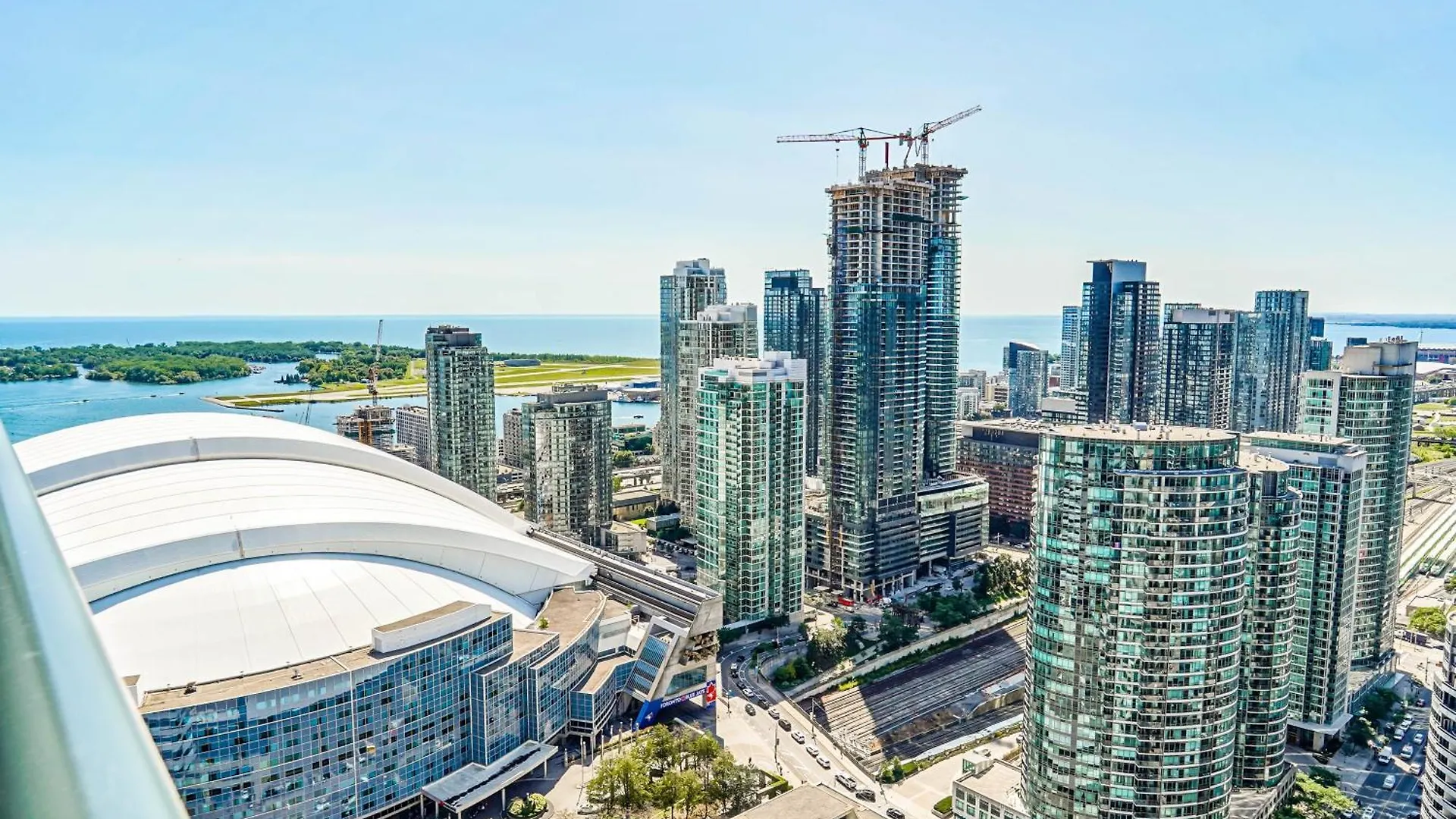 Apartment RHD Luxury Condos-Downtown, CN Tower, Metro Toronto Convention Centre, Rogers Centre, Free Parking